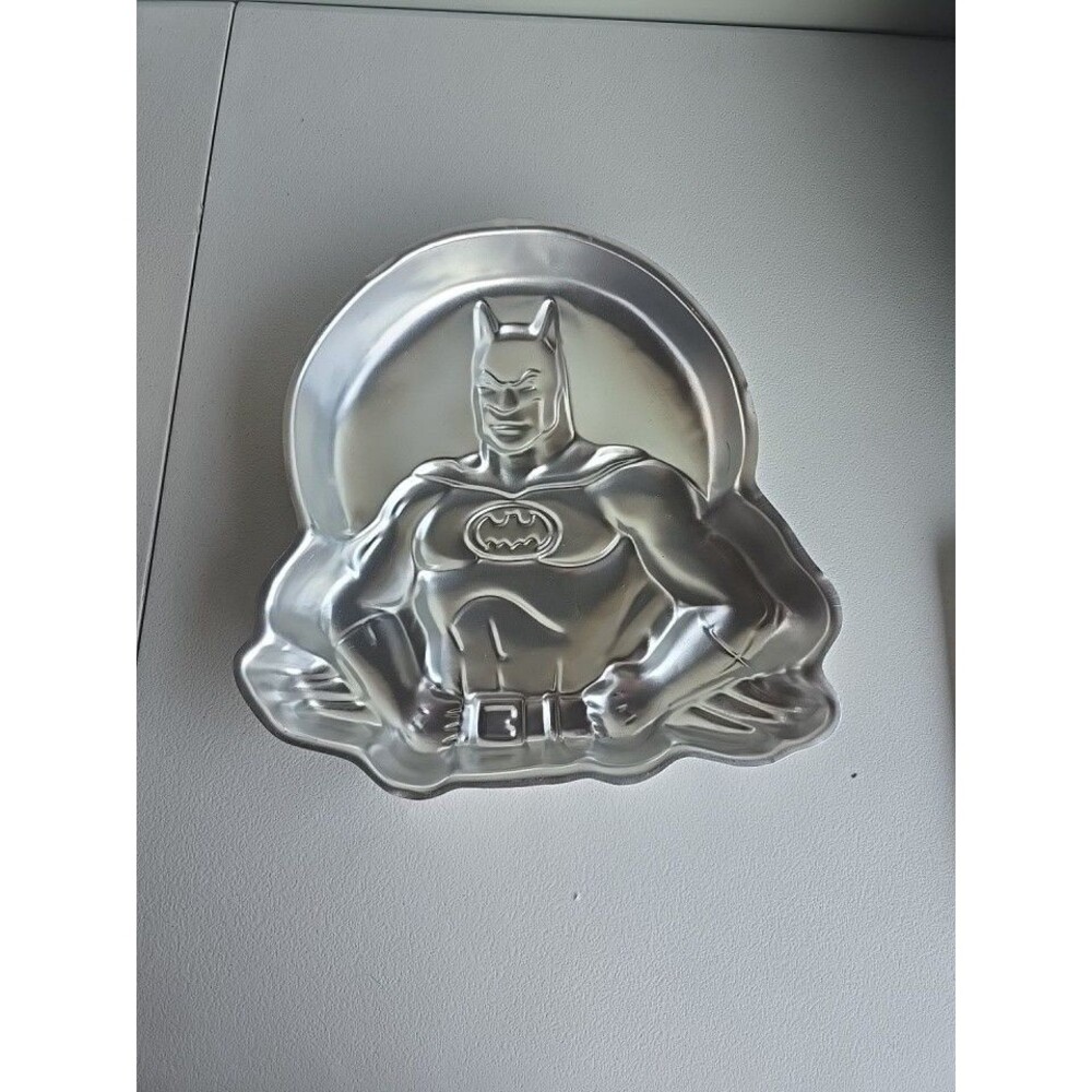 Vtg 1989 Wilton DC Comics BATMAN Birthday Party Cake Pan Mold